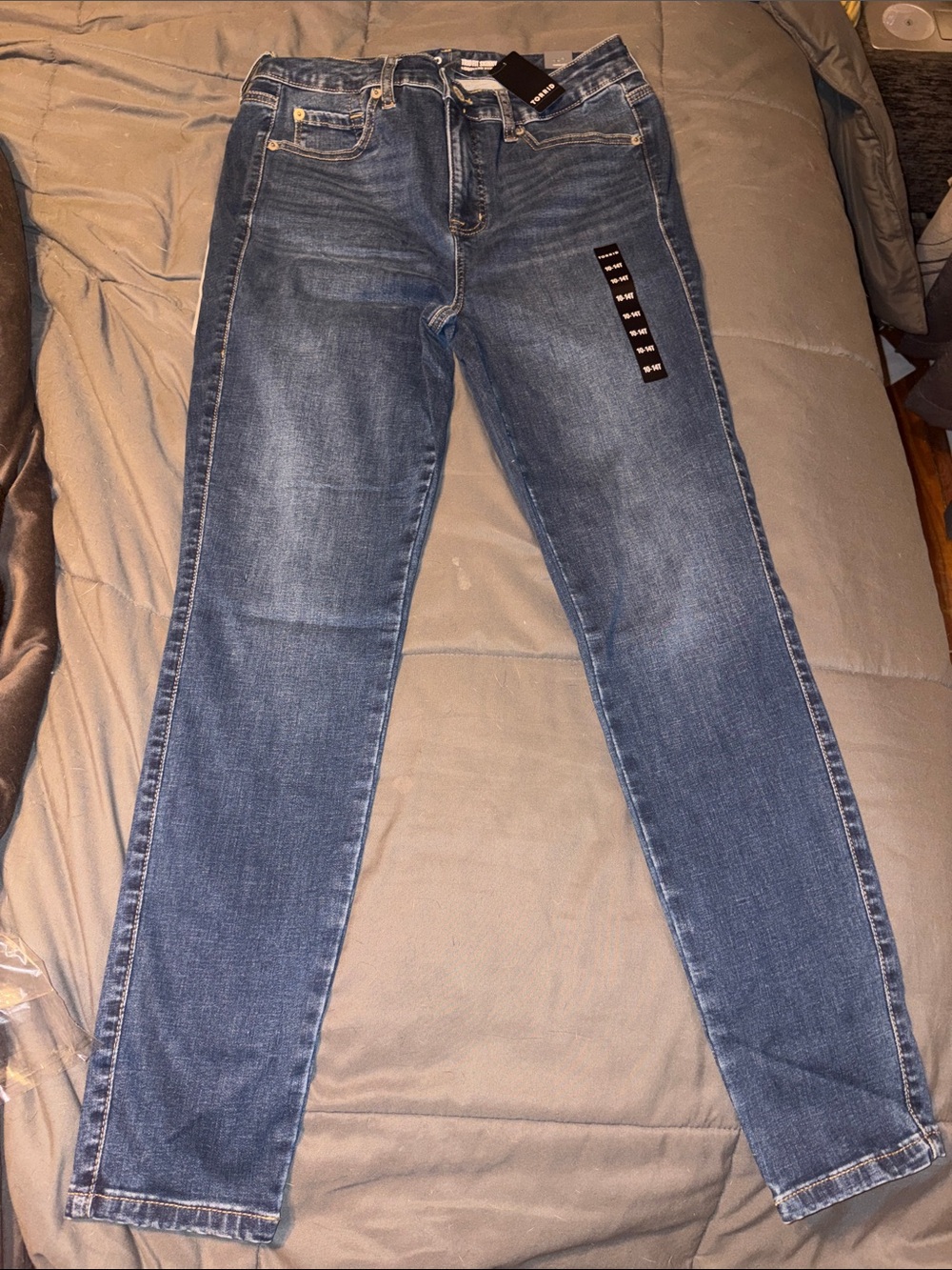Women’s Skinny Jeans in Dark Blue Wash- Trio Skinny High-Rise Jean